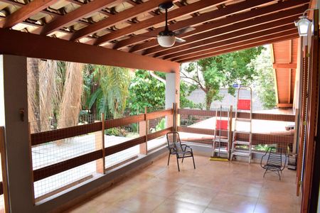 Casa de condomínio para alugar com 600m², 4 quartos e 10 vagasVaranda