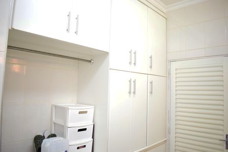 Casa de condomínio para alugar com 600m², 4 quartos e 10 vagasÁrea de Serviço