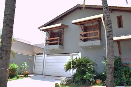 Casa de condomínio para alugar com 600m², 4 quartos e 10 vagasFachada