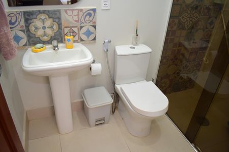 Casa de condomínio para alugar com 600m², 4 quartos e 10 vagasBanheiro da Suíte 1