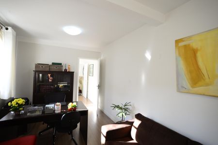 Casa à venda com 301m², 4 quartos e 3 vagasEdícula - Sala 2