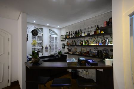 Casa à venda com 301m², 4 quartos e 3 vagasSala