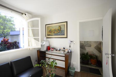 Casa à venda com 301m², 4 quartos e 3 vagasEdícula - Sala 1
