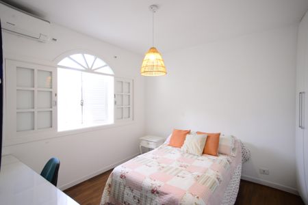 Casa à venda com 301m², 4 quartos e 3 vagasQuarto 2