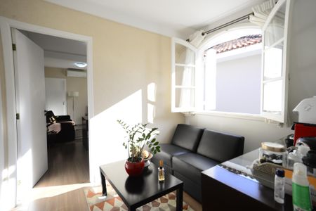 Casa à venda com 301m², 4 quartos e 3 vagasEdícula - Sala 1