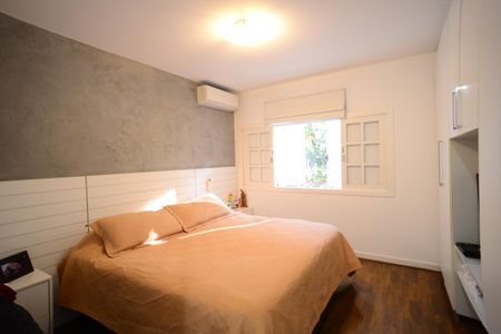 Casa à venda com 301m², 4 quartos e 3 vagasSuíte 2