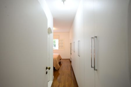 Casa à venda com 301m², 4 quartos e 3 vagasSuíte 2