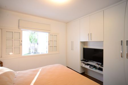 Casa à venda com 301m², 4 quartos e 3 vagasSuíte 2