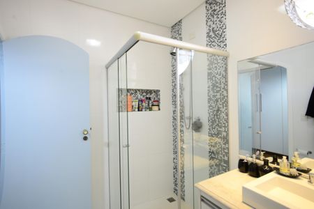 Casa à venda com 301m², 4 quartos e 3 vagasBanheiro Suíte 1