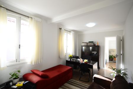 Casa à venda com 301m², 4 quartos e 3 vagasEdícula - Sala 2