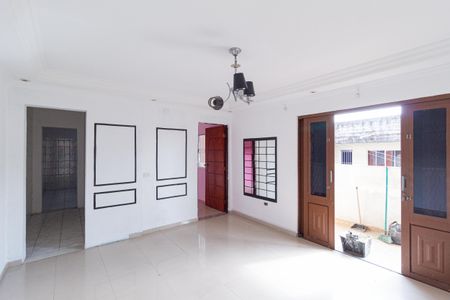 Casa à venda com 70m², 2 quartos e sem vaga Casa à venda com 70m², 2 quartos e sem vagaSala