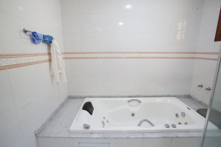 Casa para alugar com 297m², 3 quartos e 3 vagasBanheiro do Quarto Suíte 1