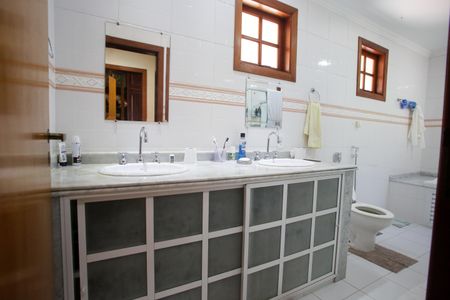 Casa para alugar com 297m², 3 quartos e 3 vagasBanheiro do Quarto Suíte 1