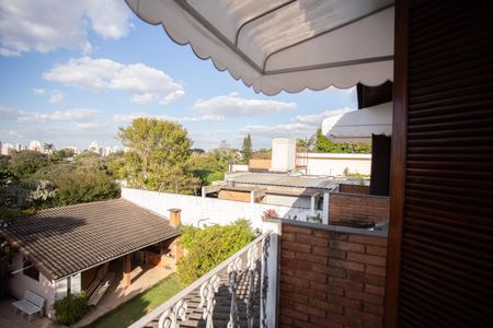 Casa à venda com 370m², 4 quartos e 6 vagasVaranda da Suíte 1