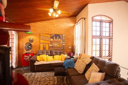 Casa à venda com 370m², 4 quartos e 6 vagasSala 2