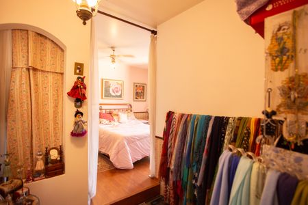 Casa à venda com 370m², 4 quartos e 6 vagasSuíte 1