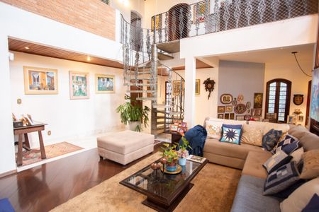 Casa à venda com 370m², 4 quartos e 6 vagasSala