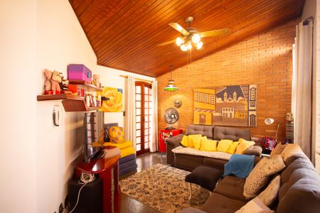 Casa à venda com 370m², 4 quartos e 6 vagasSala 2