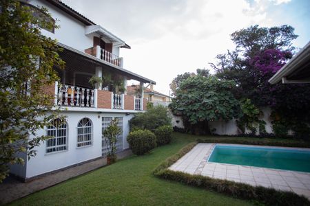 Casa à venda com 370m², 4 quartos e 6 vagasÁrea externa