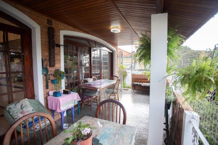 Casa à venda com 370m², 4 quartos e 6 vagasVaranda Gourmet