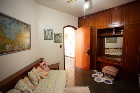 Casa à venda com 370m², 4 quartos e 6 vagasQuarto