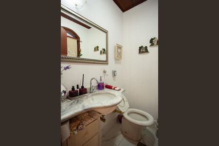 Casa à venda com 370m², 4 quartos e 6 vagasLavabo