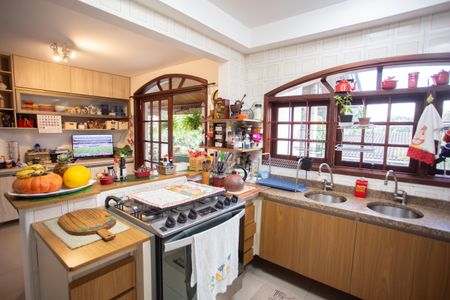 Casa à venda com 370m², 4 quartos e 6 vagasCozinha