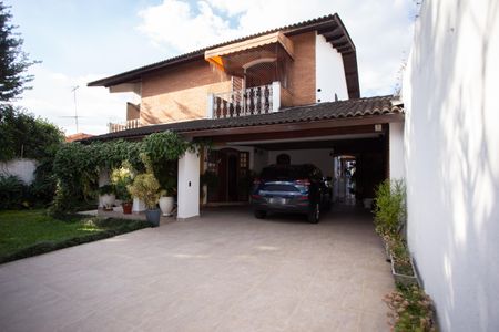 Casa à venda com 370m², 4 quartos e 6 vagasFrente