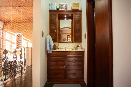 Casa à venda com 370m², 4 quartos e 6 vagasBanheiro da Suíte 2