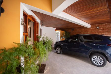 Casa à venda com 370m², 4 quartos e 6 vagasFrente