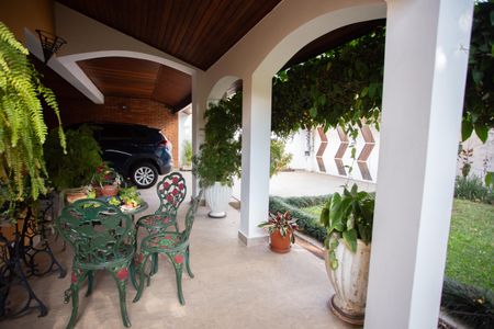 Casa à venda com 370m², 4 quartos e 6 vagasFrente