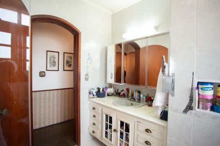 Casa à venda com 370m², 4 quartos e 6 vagasBanheiro da Suíte 1