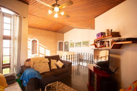 Casa à venda com 370m², 4 quartos e 6 vagasSala 2