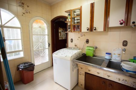 Casa à venda com 370m², 4 quartos e 6 vagasÁrea de Serviço