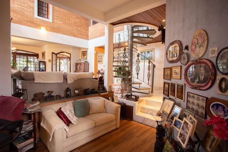 Casa à venda com 370m², 4 quartos e 6 vagasSala 2