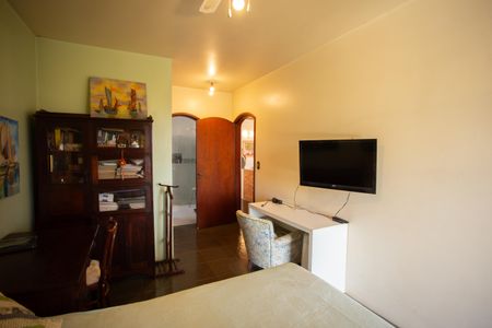 Casa à venda com 370m², 4 quartos e 6 vagasSuíte 2