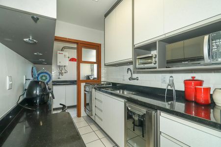 Apartamento à venda com 239m², 3 quartos e 2 vagasCozinha 