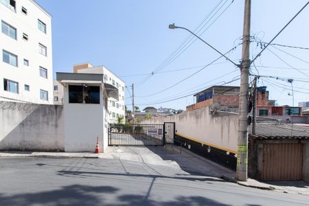 Apartamento à venda com 44m², 2 quartos e 1 vaga Apartamento à venda com 44m², 2 quartos e 1 vagaFachada