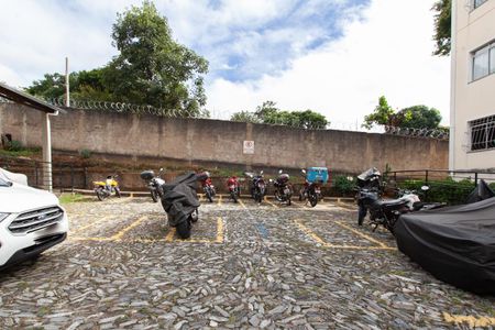 Apartamento à venda com 44m², 2 quartos e 1 vaga Apartamento à venda com 44m², 2 quartos e 1 vagaEstacionamento