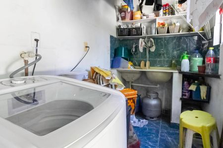 Casa à venda com 200m², 3 quartos e 2 vagasÁrea de serviço 