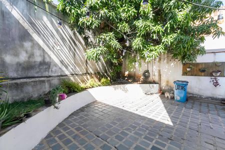 Casa à venda com 200m², 3 quartos e 2 vagasQuintal