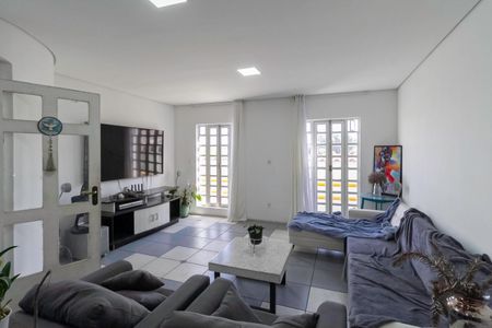 Casa à venda com 200m², 3 quartos e 2 vagasSala 1