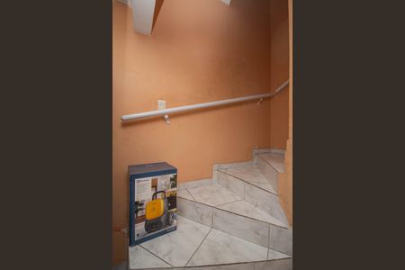 Casa para alugar com 117m², 3 quartos e 2 vagasEscada