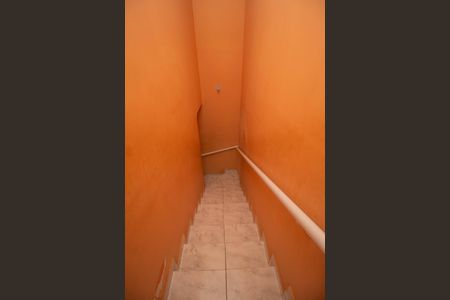 Casa para alugar com 117m², 3 quartos e 2 vagasEscada