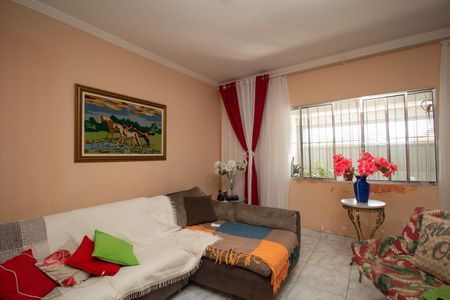 Casa para alugar com 117m², 3 quartos e 2 vagasSala