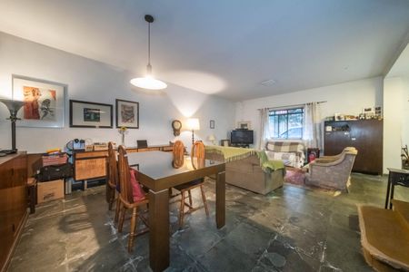 Casa à venda com 200m², 4 quartos e 2 vagasSala