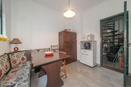 Casa à venda com 200m², 4 quartos e 2 vagasCozinha - Copa