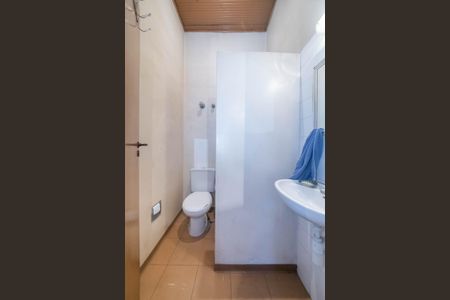 Casa à venda com 200m², 4 quartos e 2 vagasBanheiro de Serviço