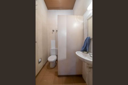 Casa à venda com 200m², 4 quartos e 2 vagasBanheiro de Serviço