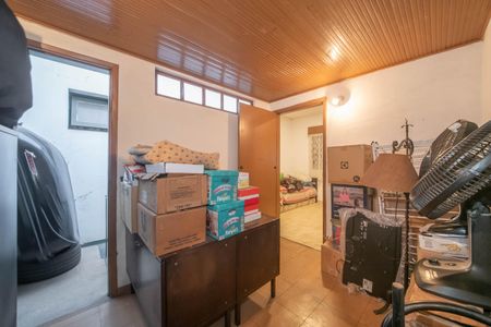 Casa à venda com 200m², 4 quartos e 2 vagasQuarto de Serviço